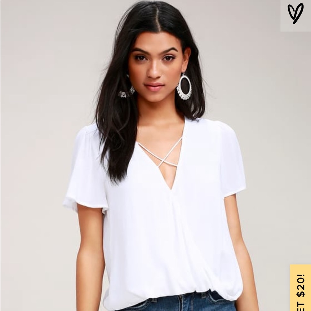 NWT Lulu’s White Criss across Top